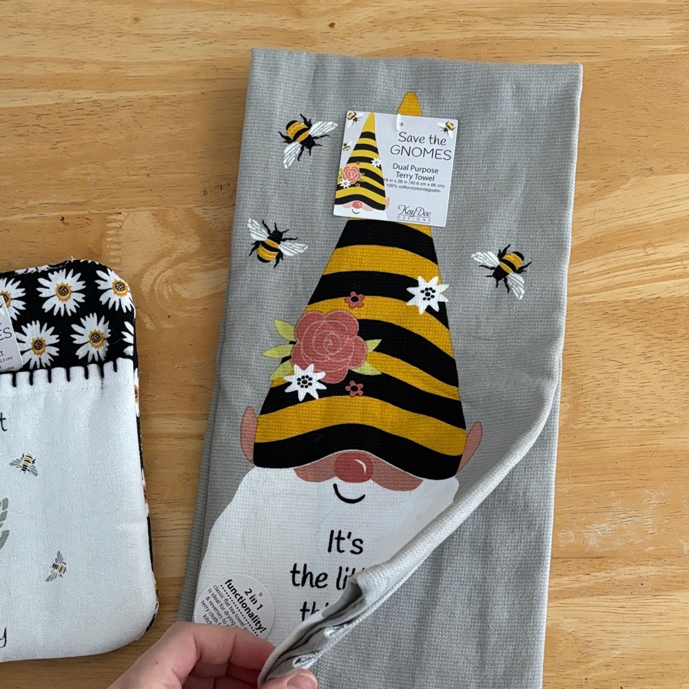 Gnome Themed Kitchen Towel and Pouch Set - Picture 4 of 5